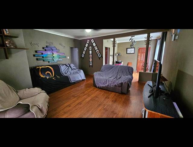 4 BEDROOM HOUSE FOR SALE IN THREE RIVERS